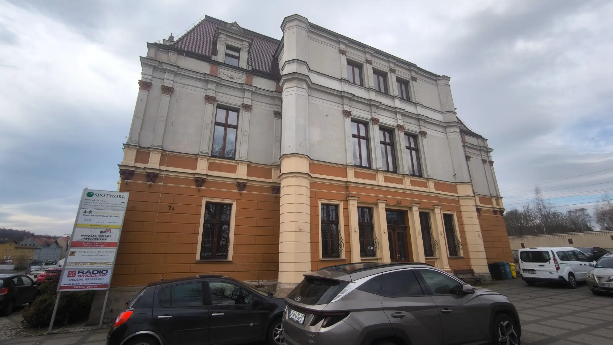 Pałac Tielscha Zewnątrz